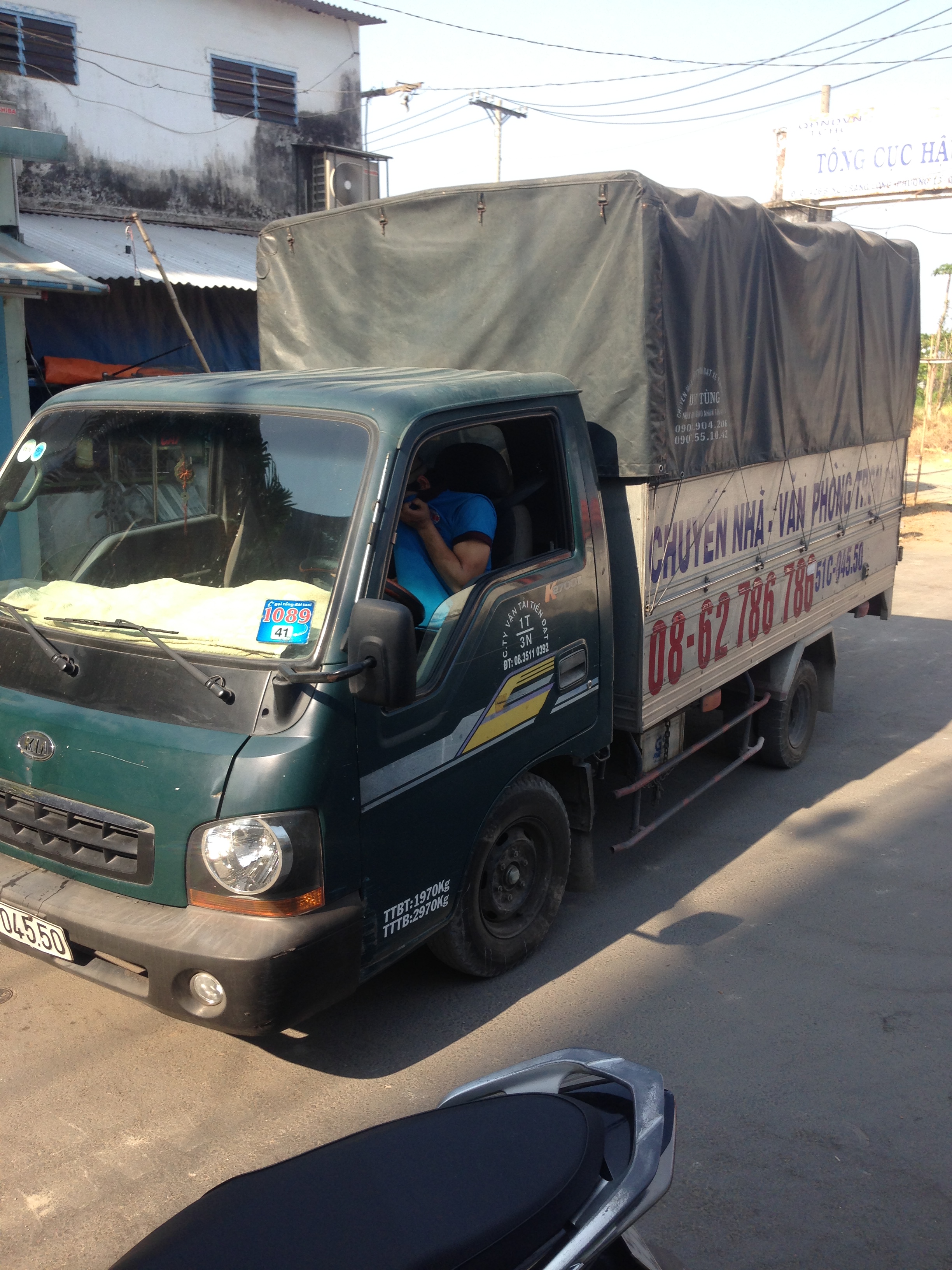 Tại sao nên chọn dịch vụ taxi tải Tiến Đạt?